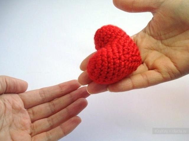 Вязание сердечек - поделки ко Дню Влюбленных