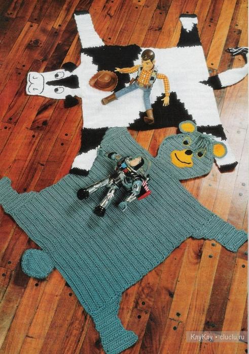 Вязанный коврик для детской комнаты в виде коровы и медведя