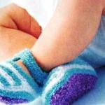 Пинетки, тапочки для малыша. Описание вязания