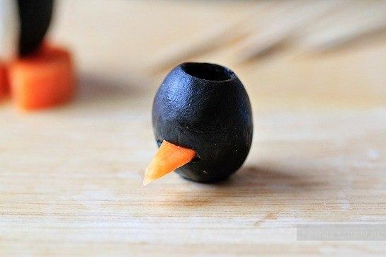 Карвинг для украшения блюд - пингвинчики из оливок
