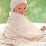 Вязанная шапочка и одеяло для малыша, спицы