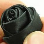 Роза из лент, цветы из ткани - мастер класс в картинках