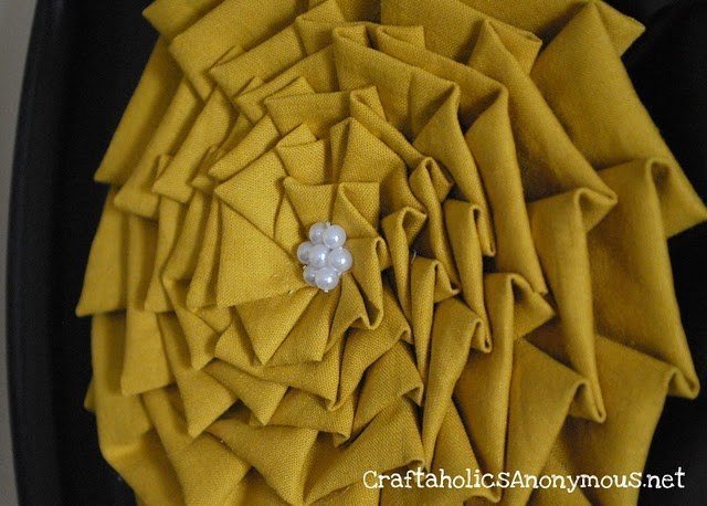 Декоративная подушка своими руками с цветами из ткани
