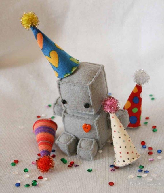 Авторские мягкие игрушки - роботы от Littlebrownbyrd