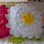 Декоративная подушка-цветок из флиса. Мастер класс в картинках